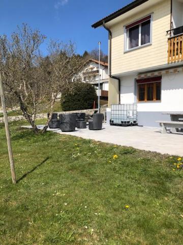 Appartement Nid d'abeilles à Tramelan Extérieur photo