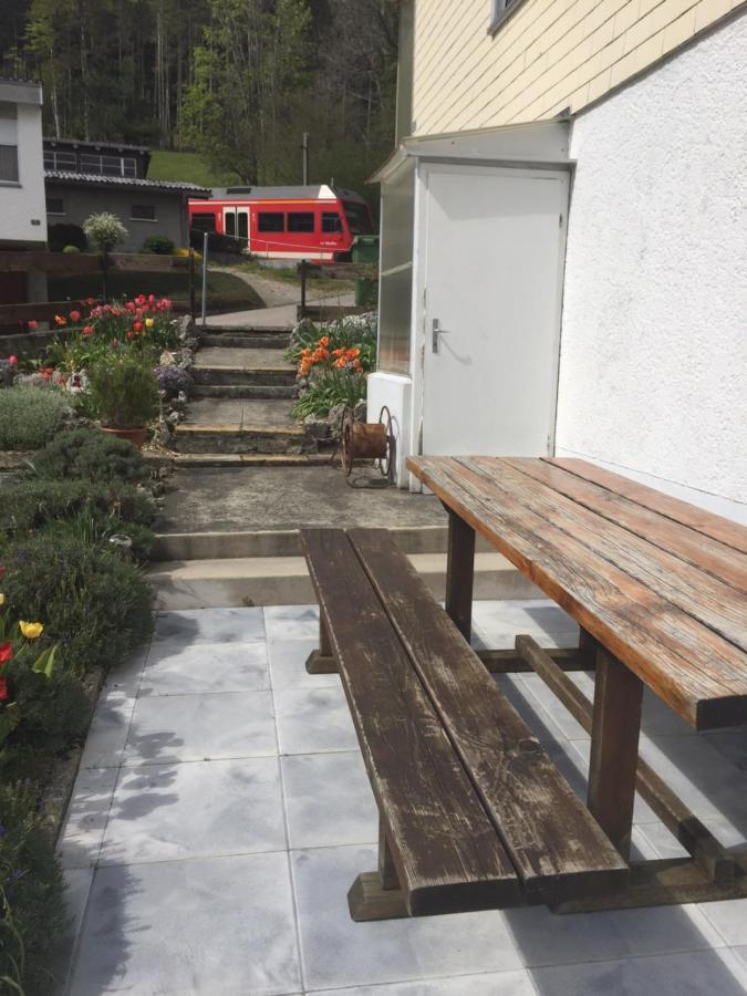 Appartement Nid d'abeilles à Tramelan Extérieur photo